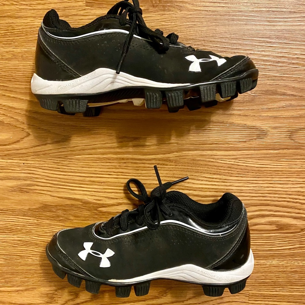 Under Armour Baseball Cleats Size 13
